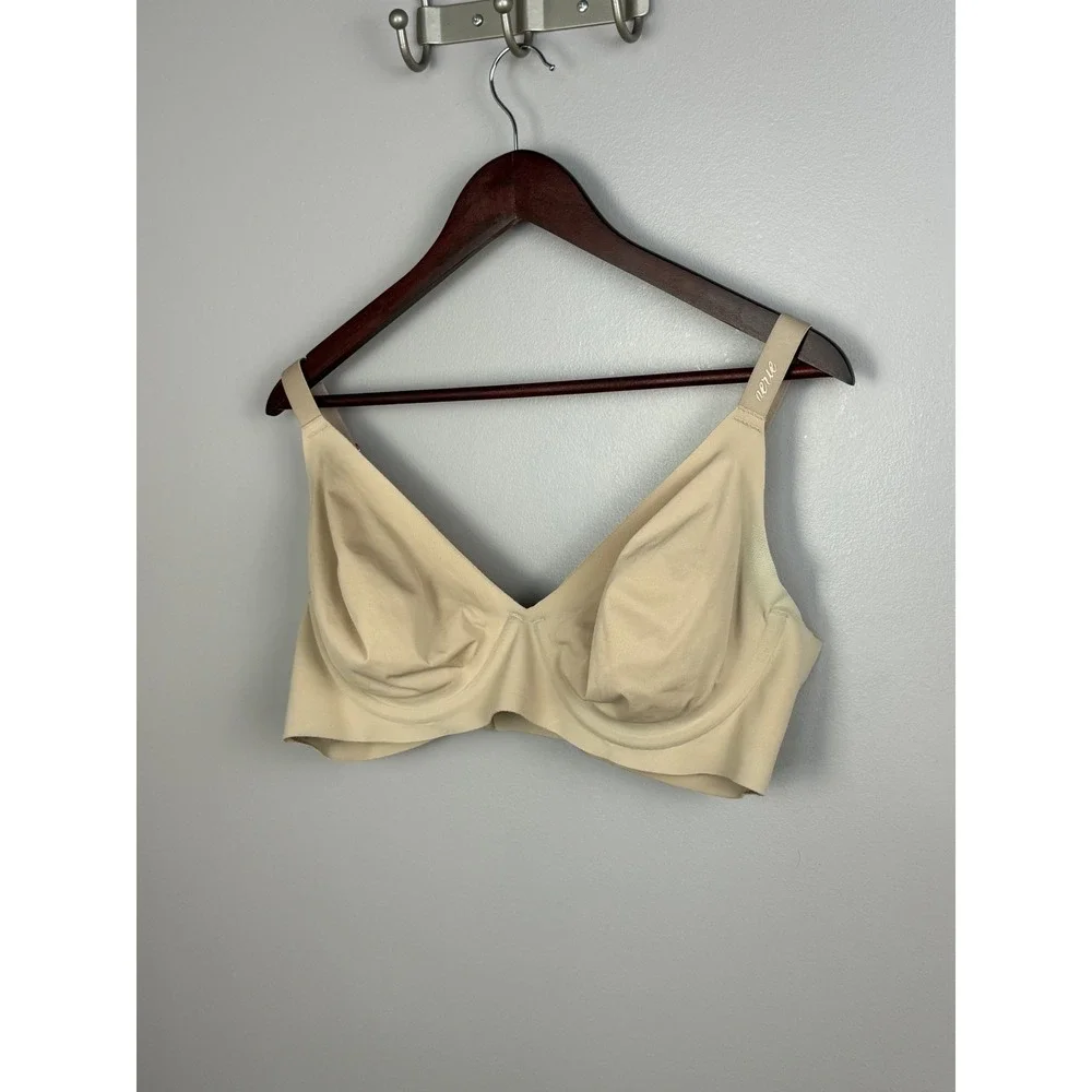Aerie Smoothez Plunge Bra Women 40D Tan‎ Nylon Blend Seamless Adjustable Straps